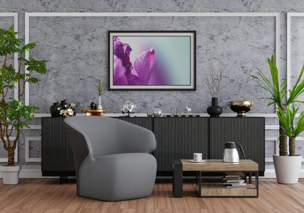 tablou canvas petale mov cu rouă camera