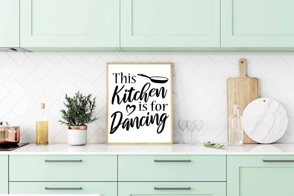 tablou kitchen is for dancing camera