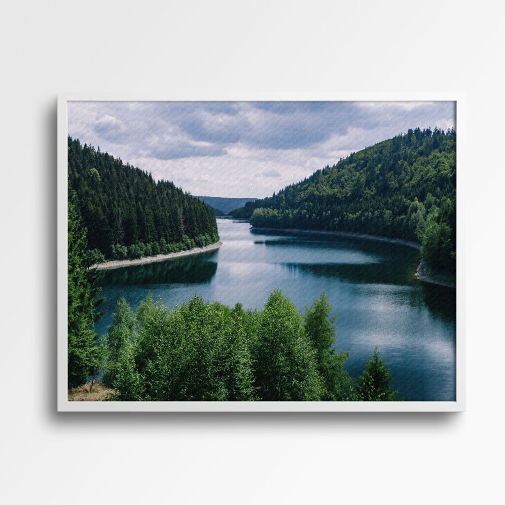 tablou textură canvas râu Înconjurat de pădure